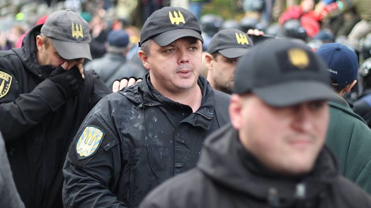 Семен Семенченко уверяет, что не прячется за депутатской неприкосновенностью. Фото: Facebook.com/dostali.hvatit