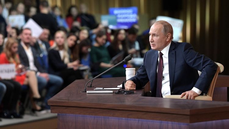 На пресс-конференции Владимир Путин назвал графа Яна Потоцкого отцом украинской идентичности. Фото Кремля