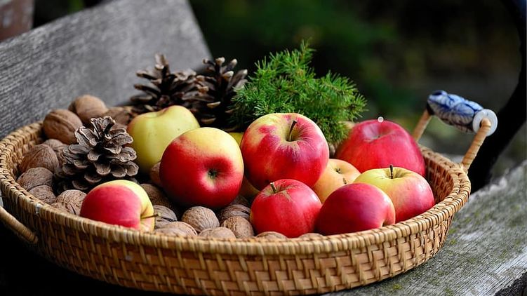 На Яблочный Спас принято угощать яблоками. Фото: pikist