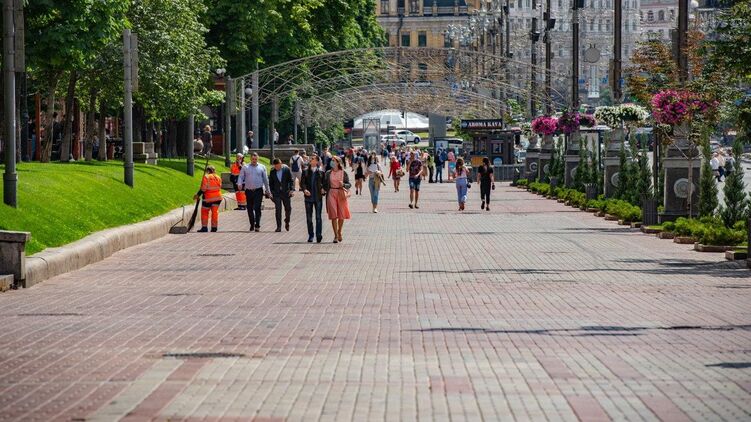 В Украине заболевает коронавирусом по две тысячи человек в сутки. Иллюстративное фото 