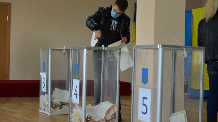 В Украине прошел второй тур выборов. Он ознаменовался скандалом в Одессе и отсутствием 