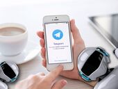 Атака ЗЕботов. Как и за сколько виртуальная армия Зеленского хвалит президента в соцсетях