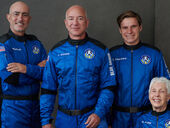 Вышел Безос из Кармана. Как создатель Amazon слетал в космос и почему этот полет стал сенсацией