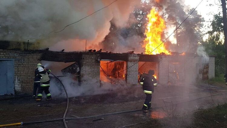 Пожар в Харькове после бомбежек сегодня