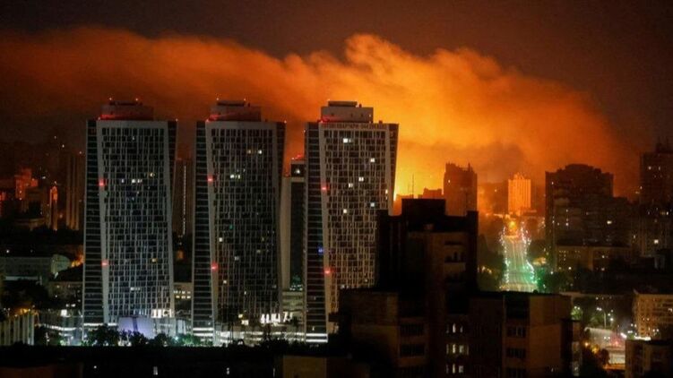 Панорама ударів по Києву в ніч проти 10 липня. Фото Reuters