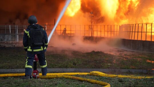 Окружение Мирнограда и падение Северска, удар по Украине перед морозами, с чем Умеров вернулся из США. Итоги