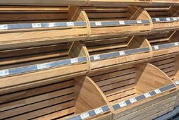 Магазини закриваються, полиці порожніють, на заправках черги. На що впливають тотальні відключення світла у Києві