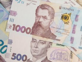 Курс євро підходить до 52 гривень. Що відбувається?