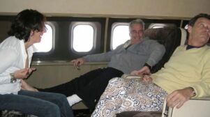 "Покази дівчат". У "файлах Епштейна" згадуються два українські модельні агенції