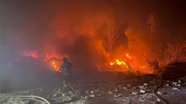 Пожар в Лозовой после прилетов