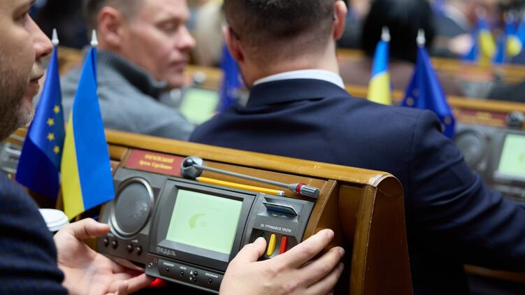 В Верховной Раде могут возникнуть проблемы с прохождением евроинтеграционных законов. Фото: Telegram-канал Рады