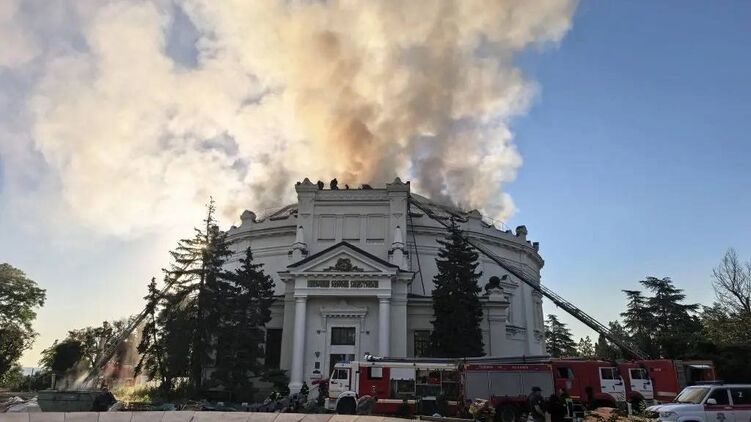 Горящее здание севастопольской Панорамы