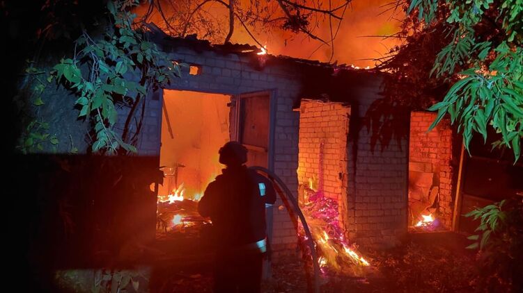 Последствия удара в Запорожской области. Фото: ГСЧС