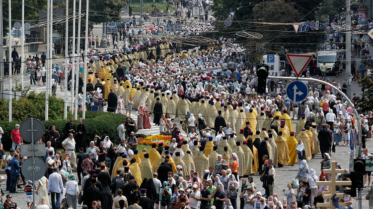 В прошлом году в Киев для участия в Кресном ходе пришли десятки тысяч верующих, Фото: apostrophe.ua