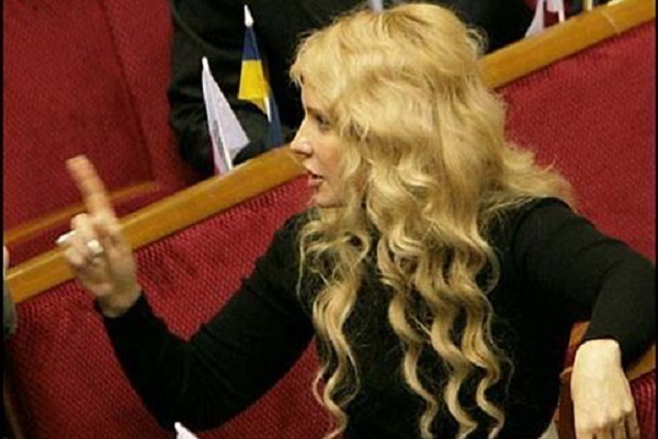 Тимошенко с распущенными волосами в Раде