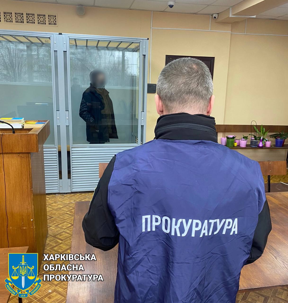 Харьковчанина посадили на 10 лет за открытки для российской армии