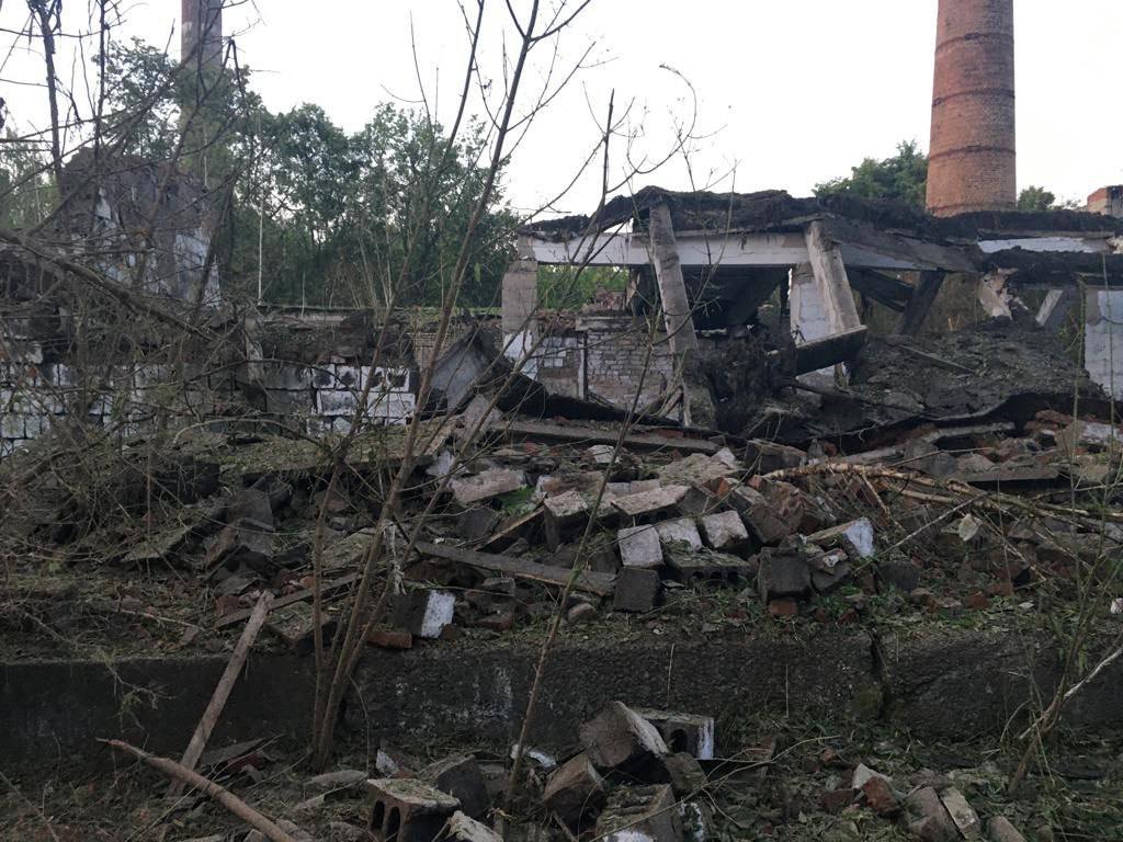 Глава Сумской ОВА Дмитрий Живицкий опубликовал фото последствий удара по Шостке и частному сектору села Буды