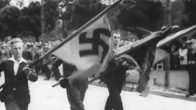 Добровольцы дивизии СС "Галичина". Кадр из архивного видео
