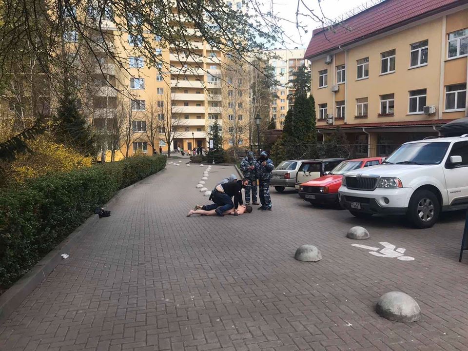 Киев, голый мужчина нарушил карантин