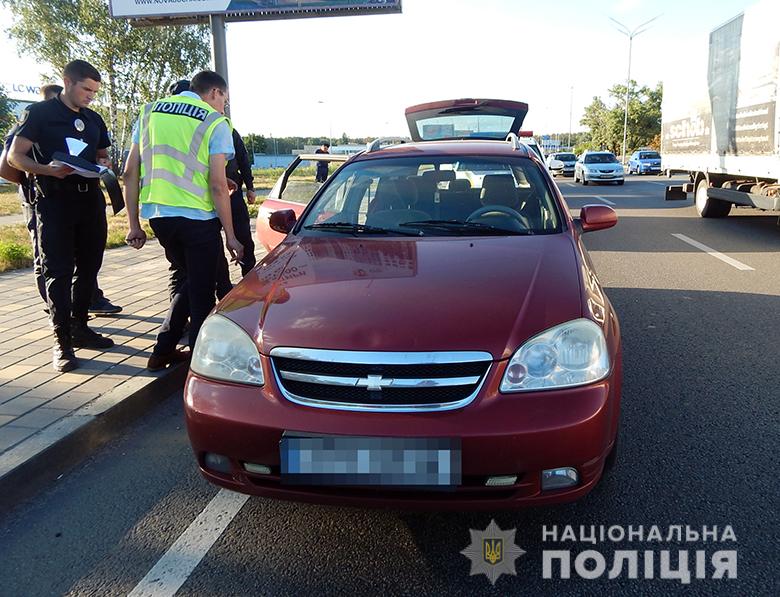 В Киеве трое иностранцев избили таксиста