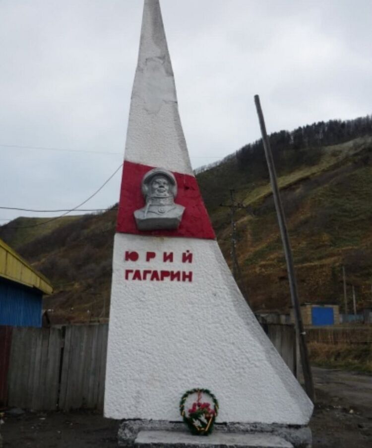 В России памятник Гагарину оказался на свалке