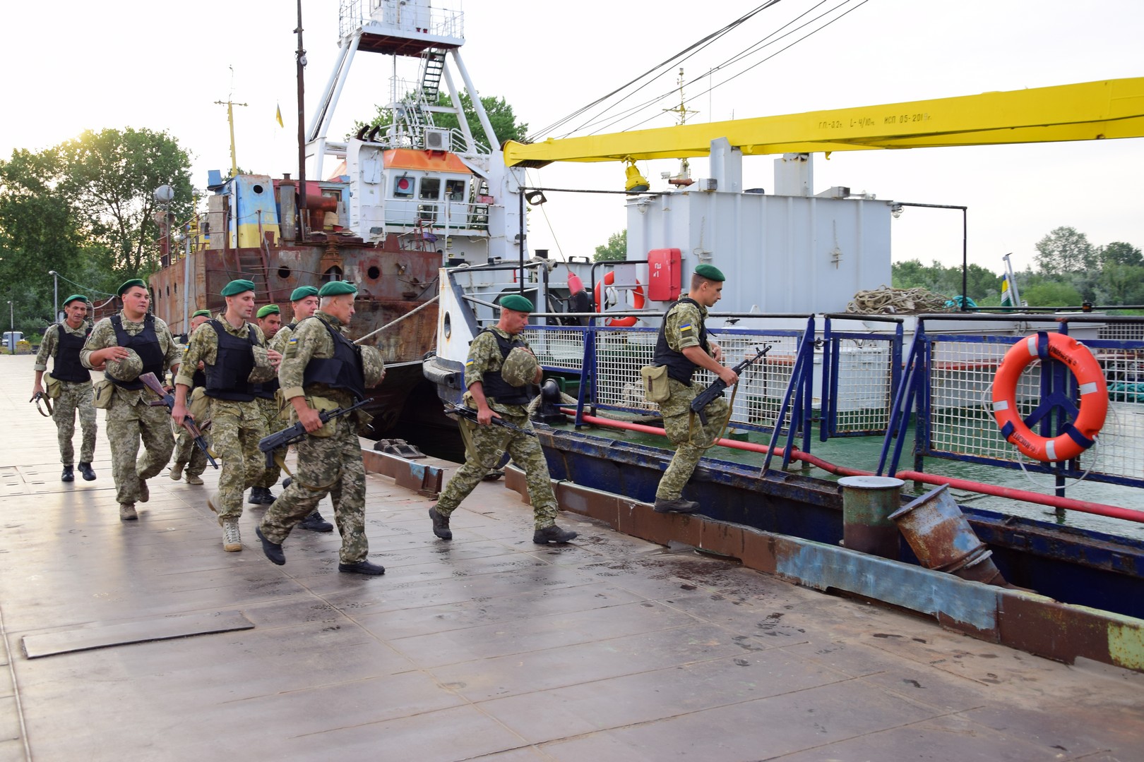 Пограничники поделились кадрами учений, которые они провели совместно с ВМС ВСУ в Черном море. Фото: ГПСУ