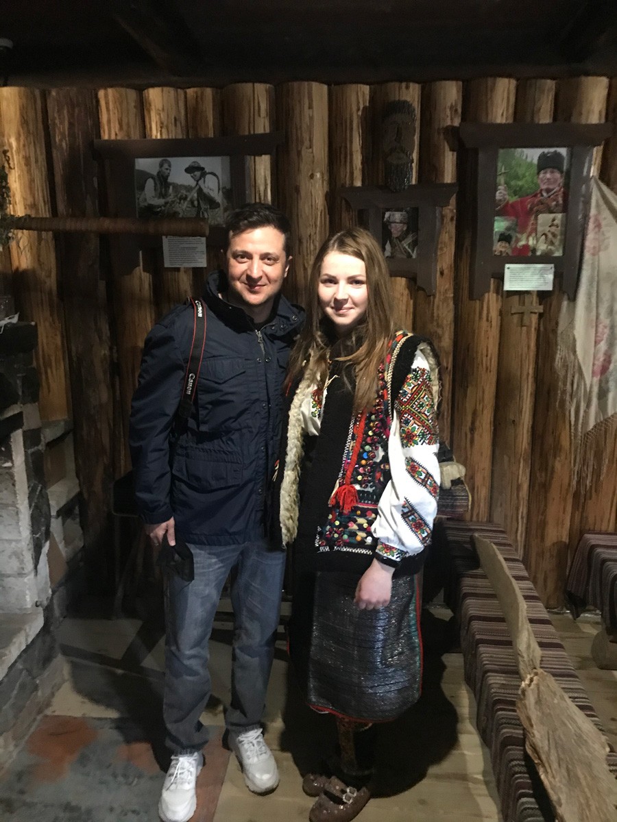 В сети появились фото Зеленского с супругой в Карпатах