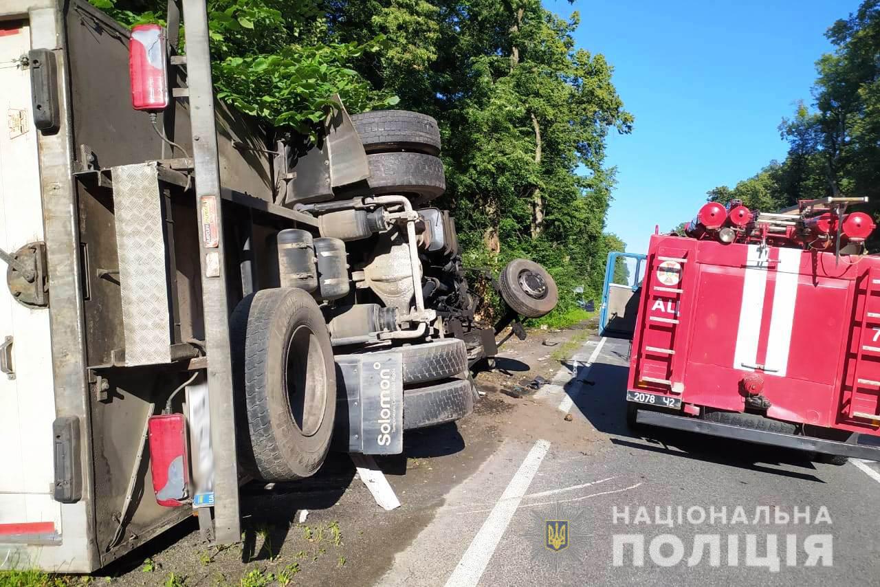 В Винницкой области в результате ДТП погибли четыре человека. Фото: Нацполиция