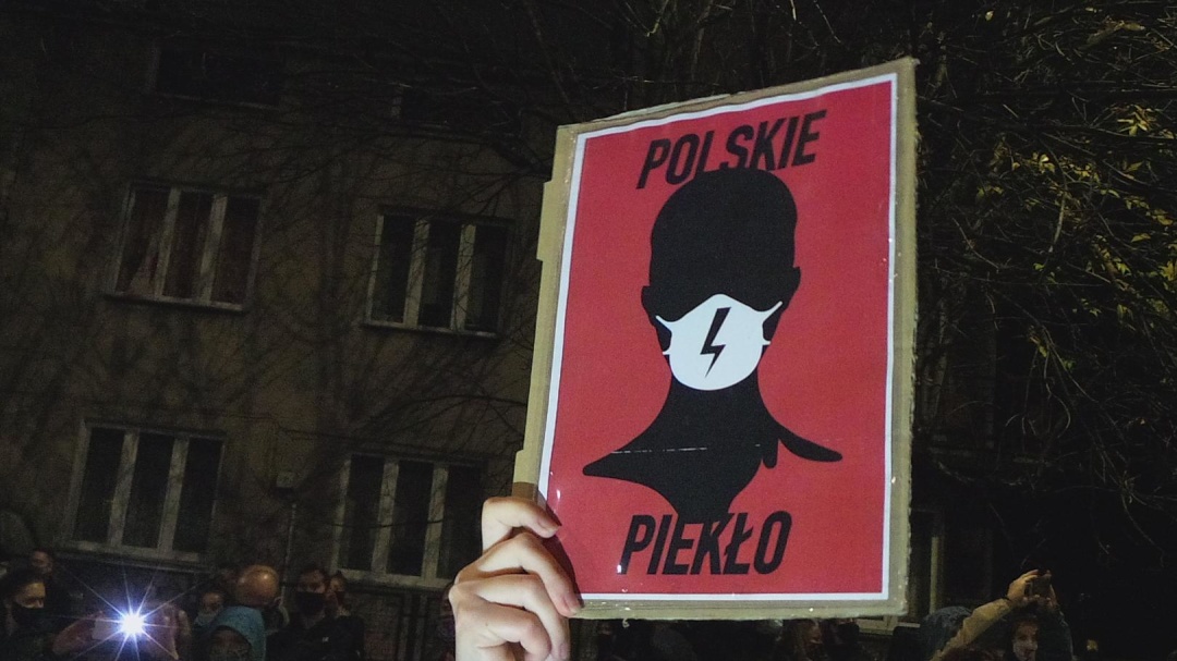 Протесты против отмены запрета на аборты в Польше продолжаются. Фото: Укринформ