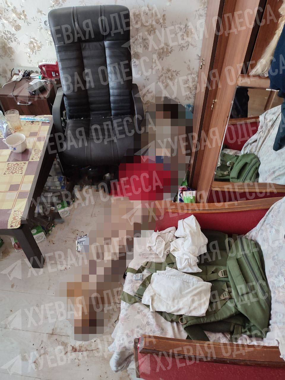 В Одессе мужчина после пьяного скандала с женой зарезал ее и сына